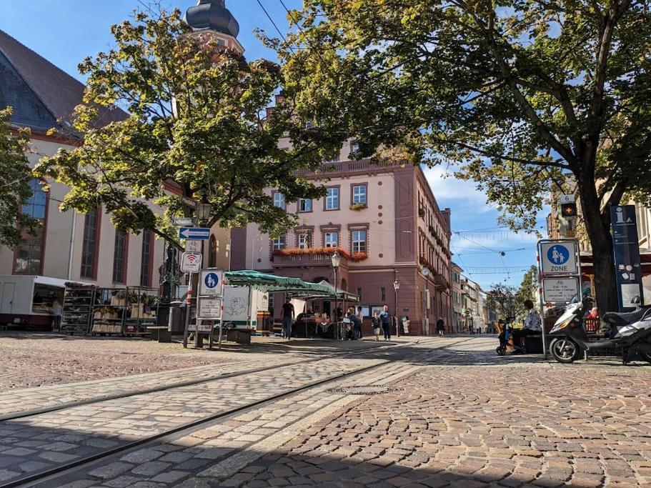 Апартаменты 65Qm Altbaucharme Mit Zwei Balkonen Карлсруэ Экстерьер фото