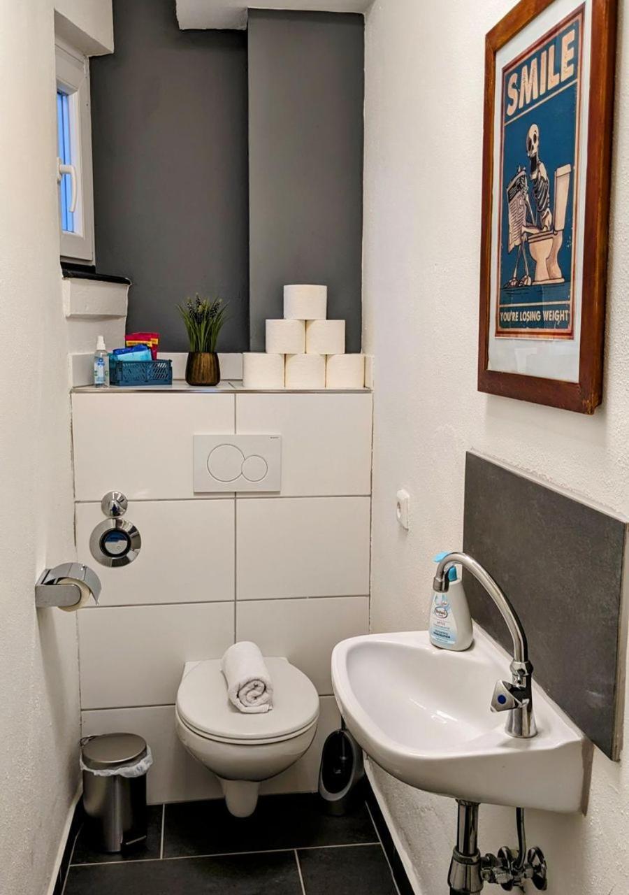 Апартаменты 65Qm Altbaucharme Mit Zwei Balkonen Карлсруэ Экстерьер фото
